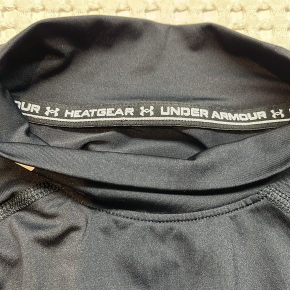 Under Armour Mock Neck Sleeveless Women’s Size S - Picture 6 of 6